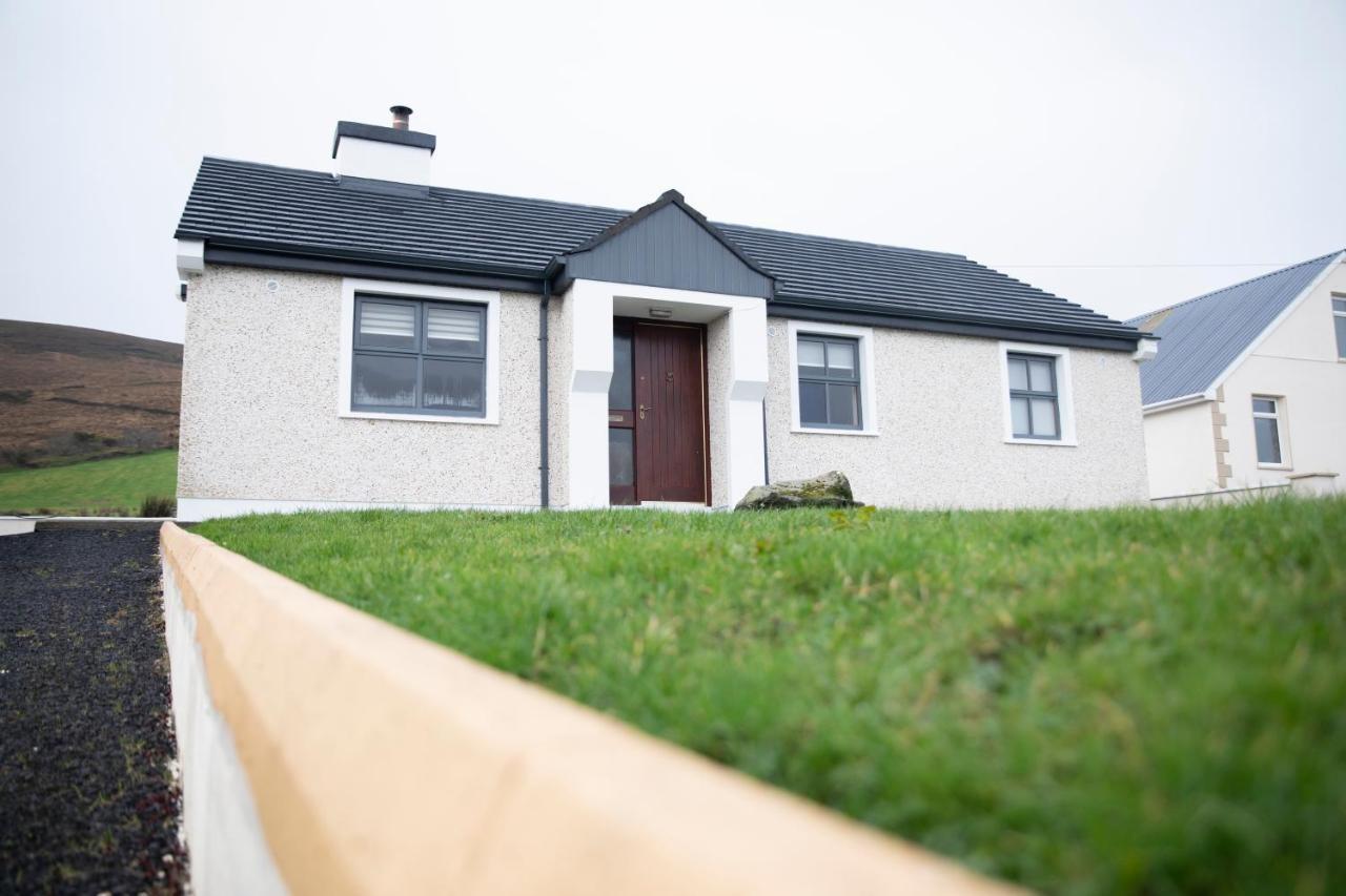 3 Bed Renovated Cottage Carramore Lake, Belmullet バリナ エクステリア 写真