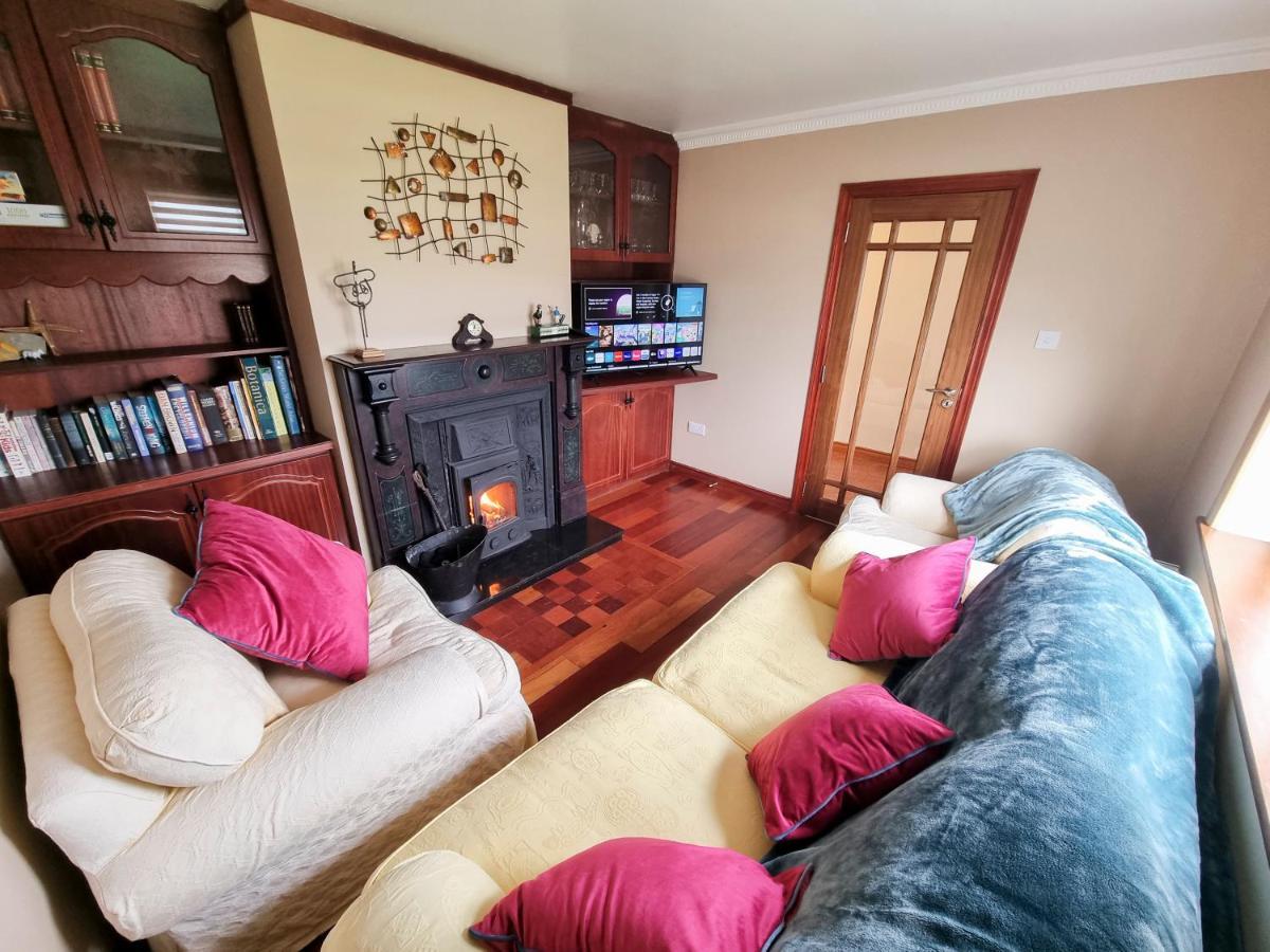 3 Bed Renovated Cottage Carramore Lake, Belmullet バリナ エクステリア 写真